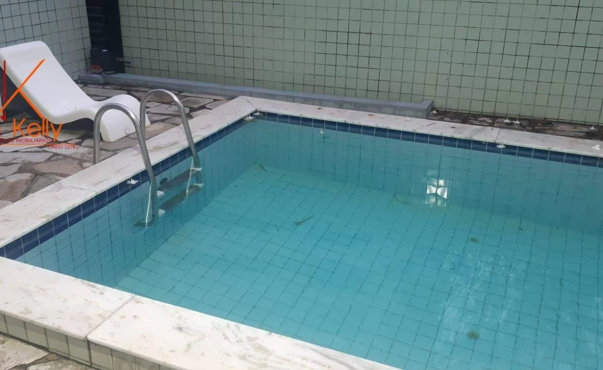 3-bedroom apartment in a building with a pool — photo 3