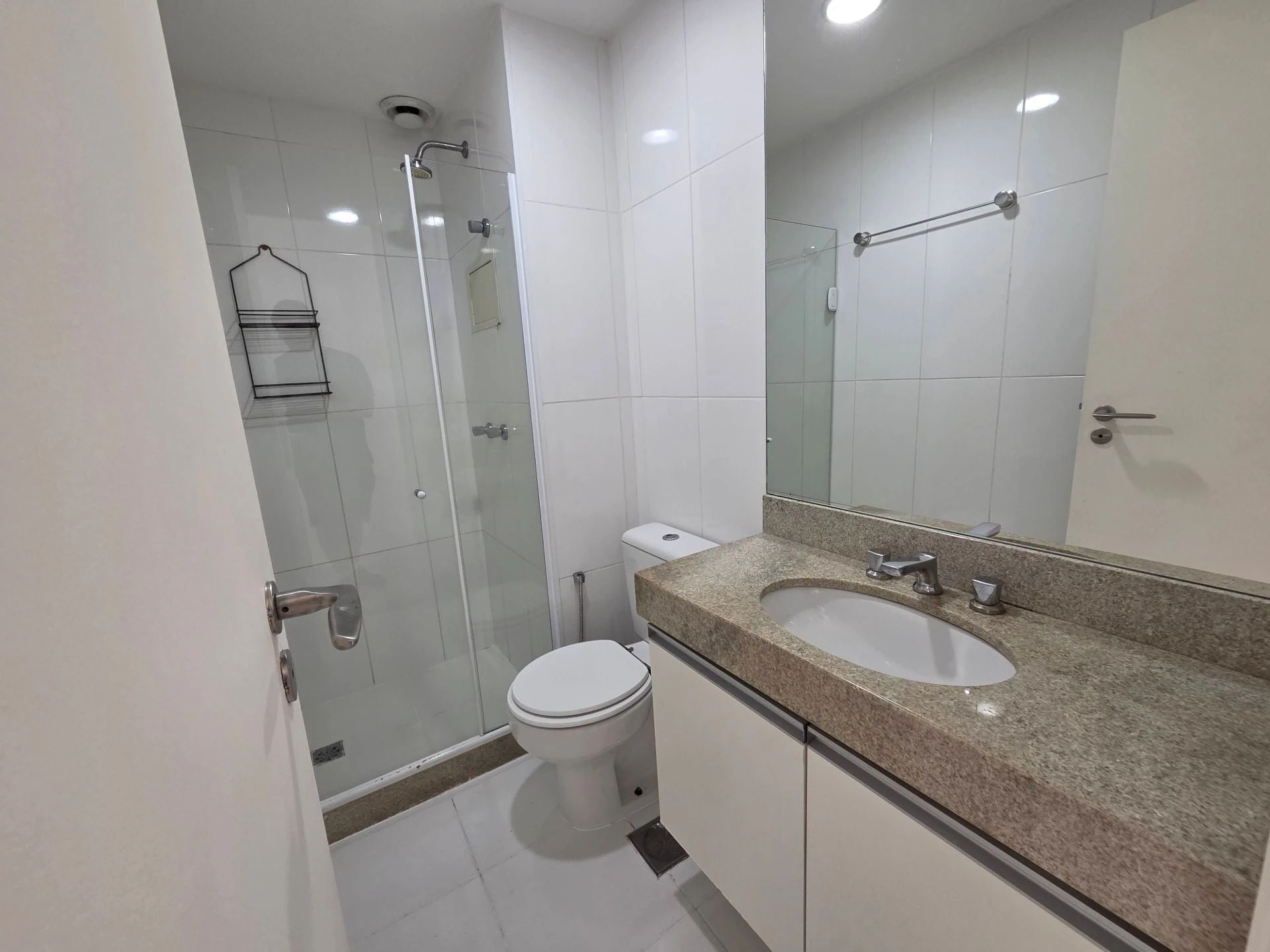 2-bedroom apartment with a mountain view in Rio de Janeiro — photo 12