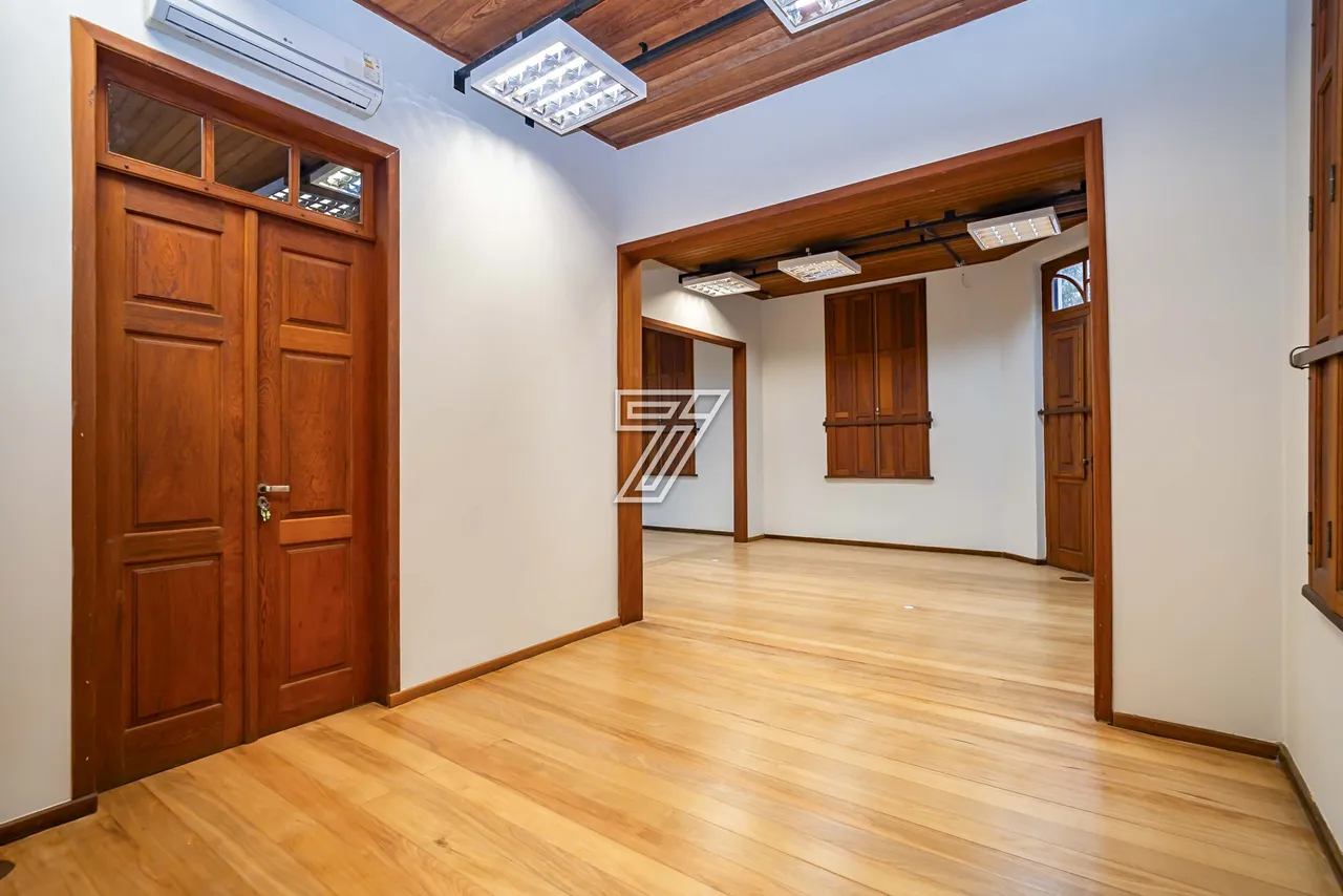 Unfurnished house with 5 bedrooms and 5 bathrooms — photo 11