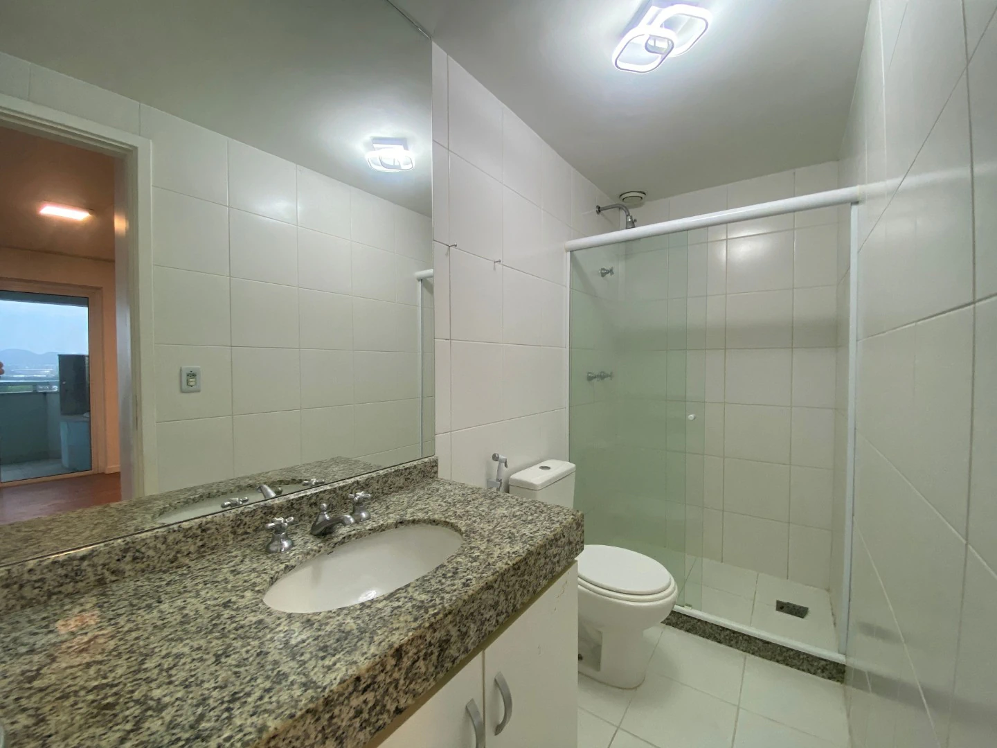 4-bedroom apartment with a mountain view in Rio de Janeiro — photo 9
