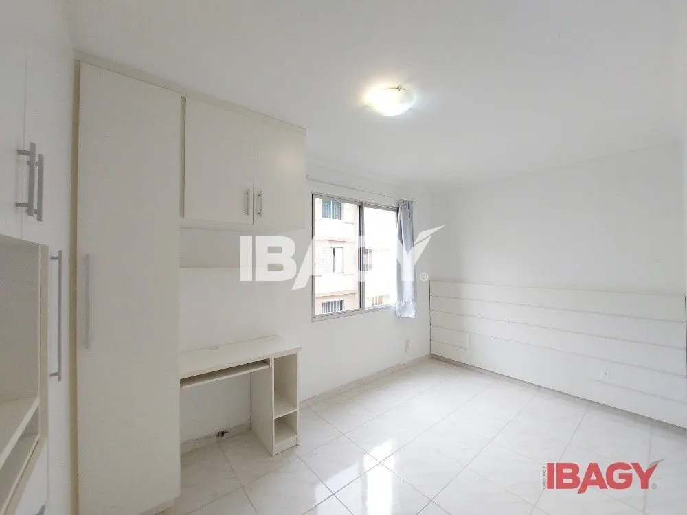 Apartamento com 2 dormitórios e cozinha com fogão a gás — photo 15