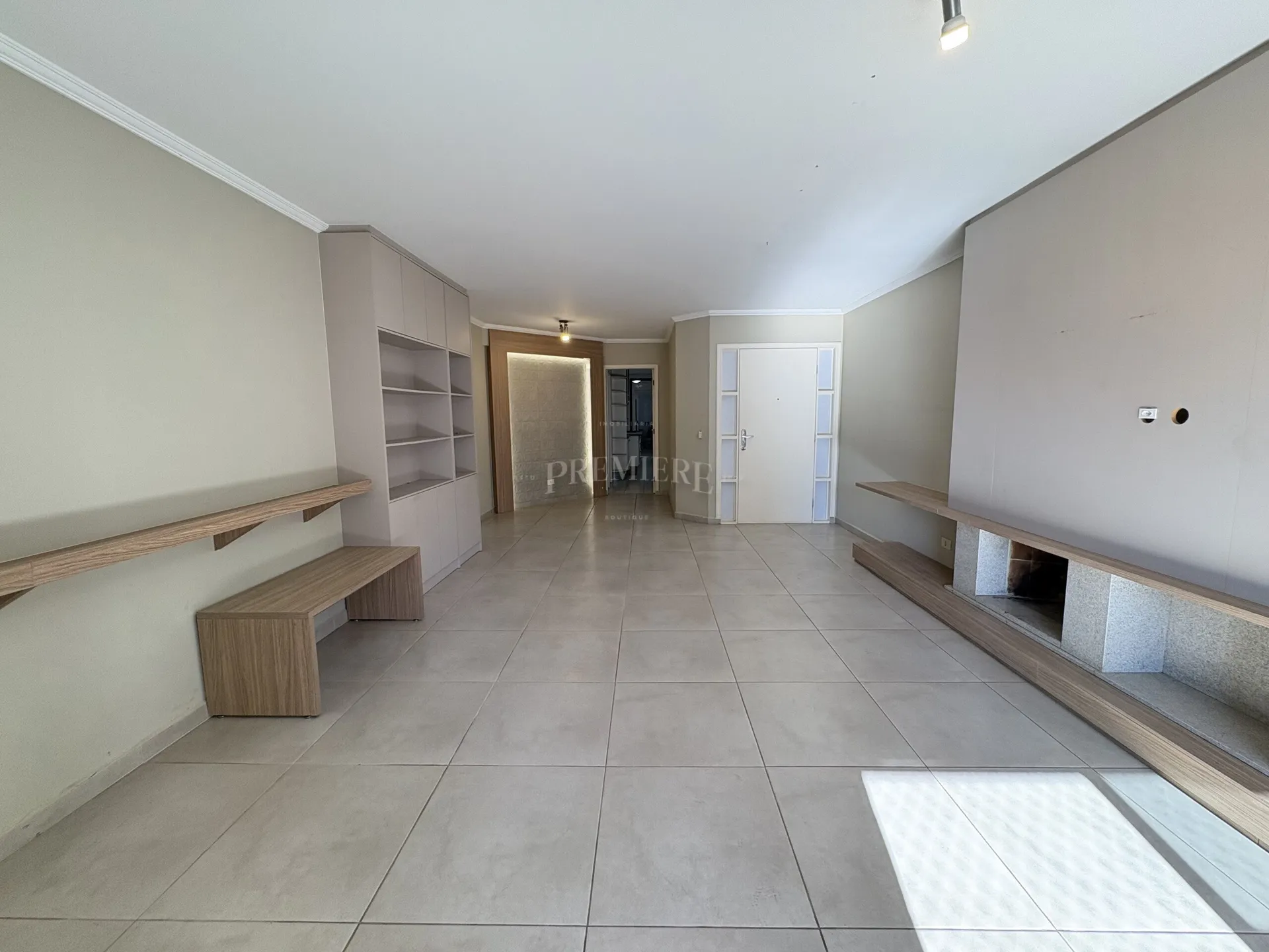 3-bedroom apartment with a home office in Curitiba