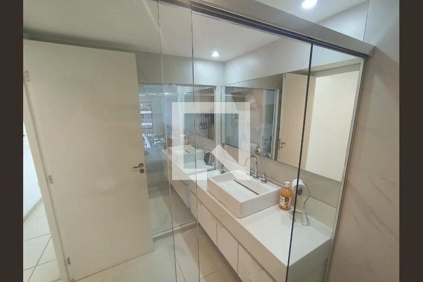 Furnished 30 m² apartment with 1 bedroom and balcony — photo 11