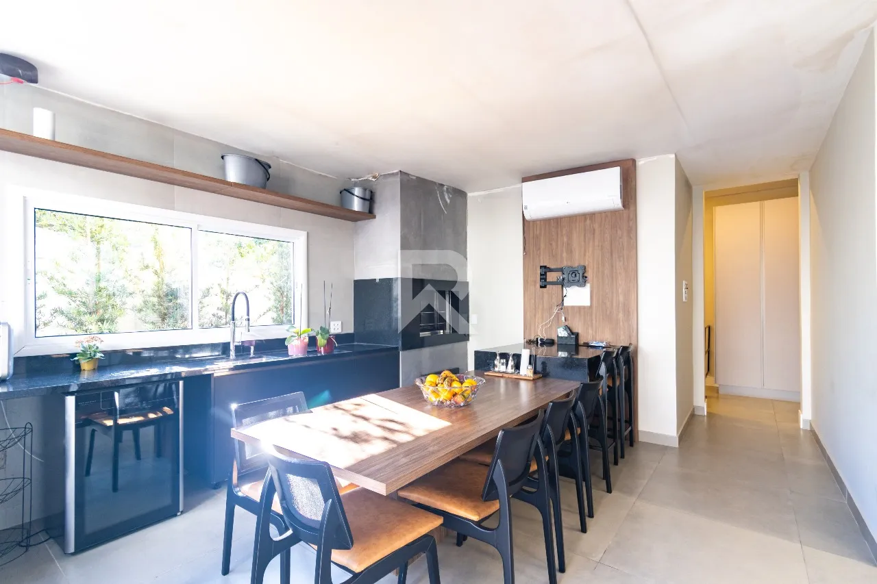 House with open-plan kitchen and 400 m², 4 bedrooms — photo 15
