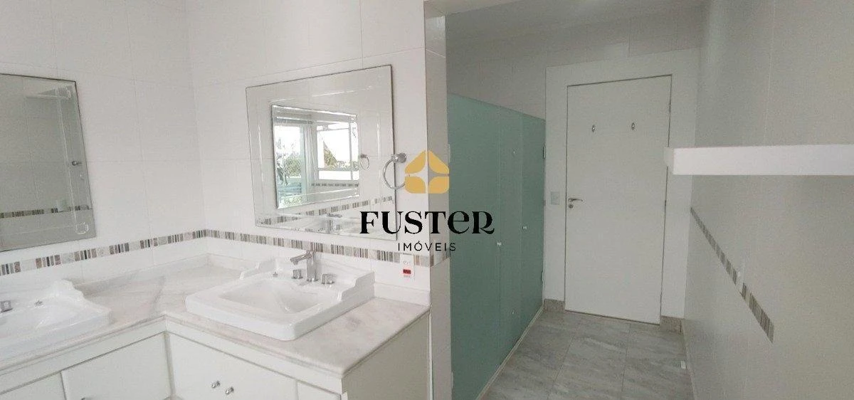 1500 m² house with 5 en-suite bedrooms and 7 baths — photo 12