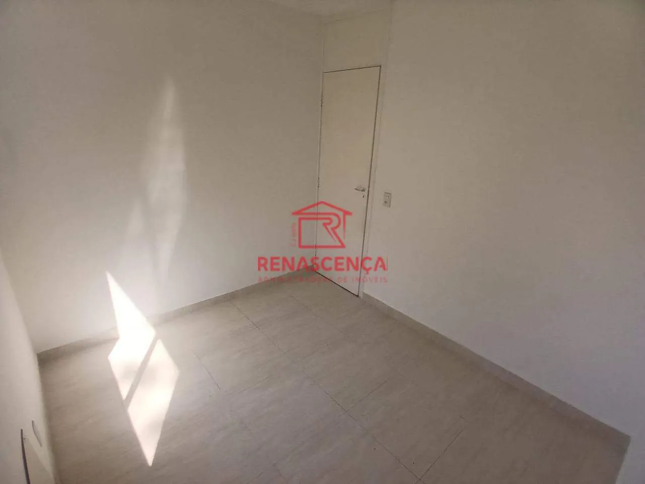 Apartamento de 2 quartos em condomínio com piscina — photo 12