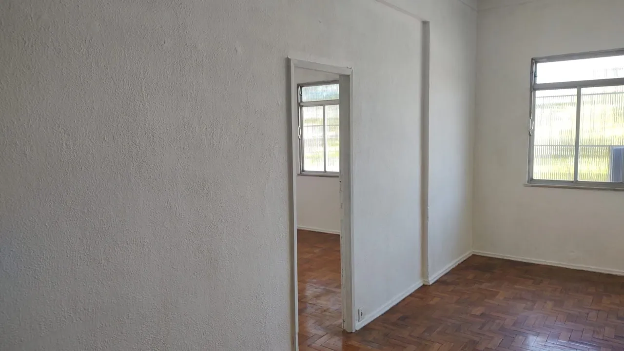 Apartment, 45 m², with wood or laminate floors — photo 6