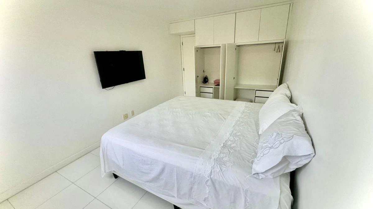 Rental apartment with 2 bedrooms, balcony and 1 parking spot — photo 25