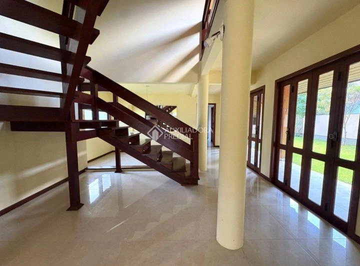 House with 4 bedrooms and 4 parking spaces; 600 m² — photo 7