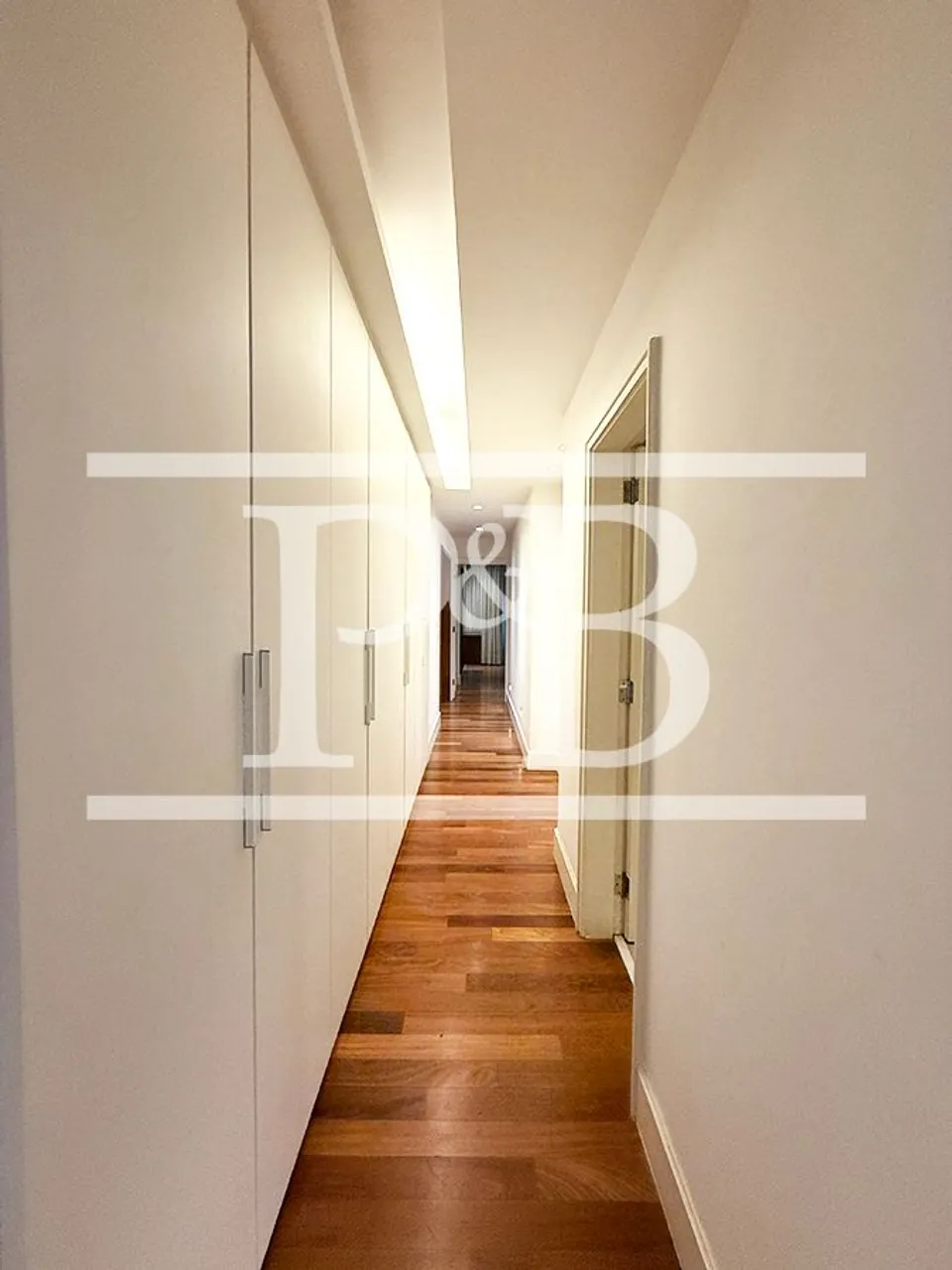 3-bedroom apartment with 261 m² and 2 bathrooms — photo 18