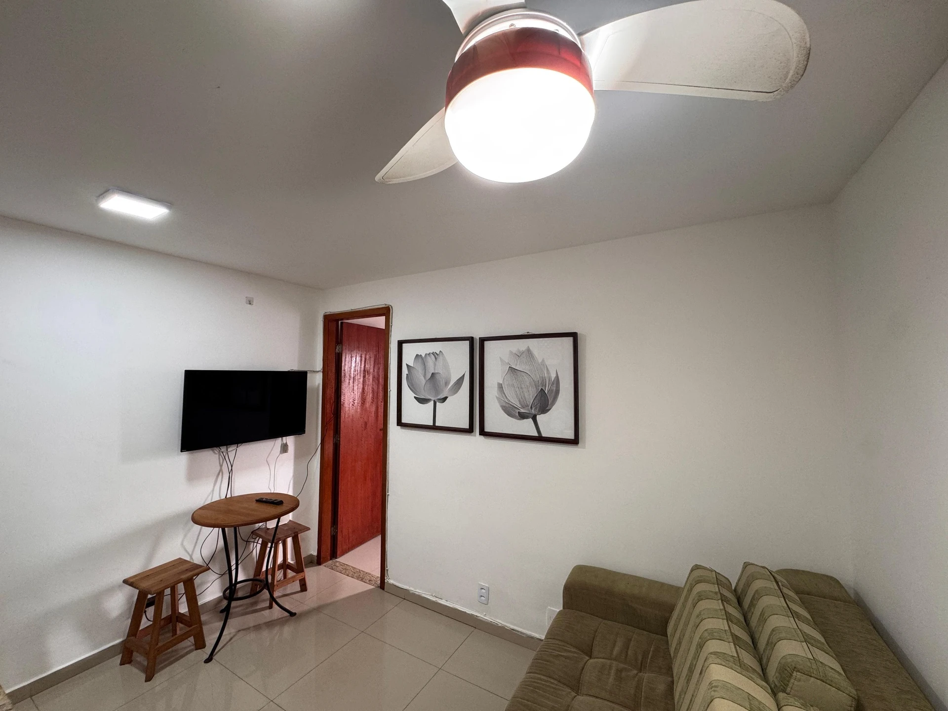 Washing machine in a one-bedroom apartment, 38 m² — photo 8