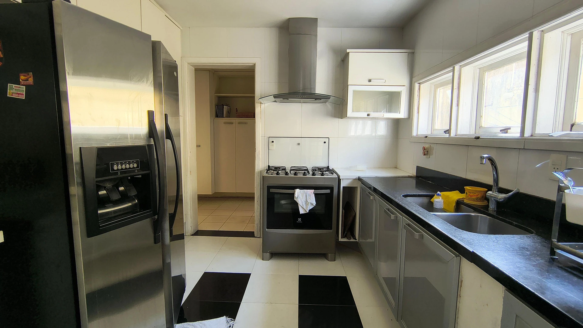Furnished house with 7 bedrooms and open-plan kitchen — photo 18