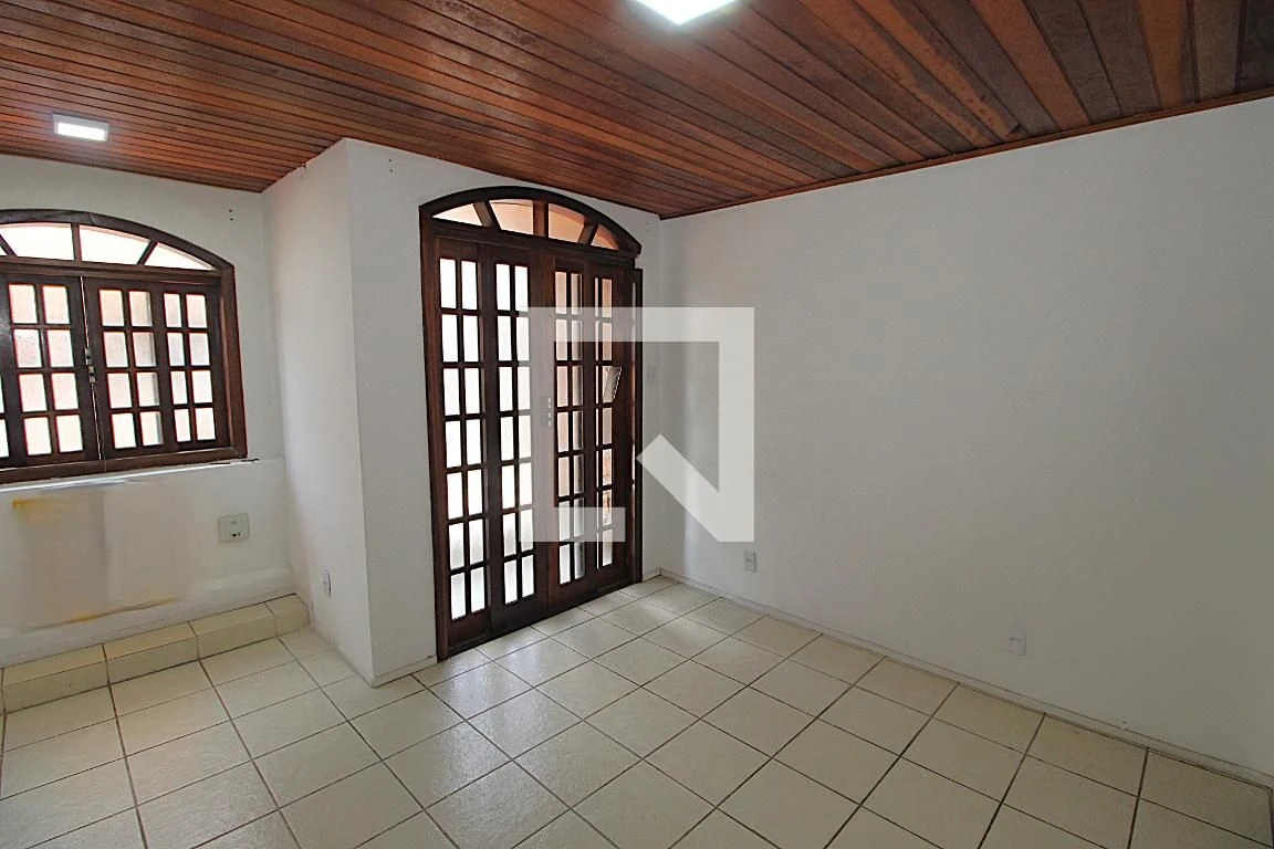 Casa de 3 quartos com banheira — photo 8