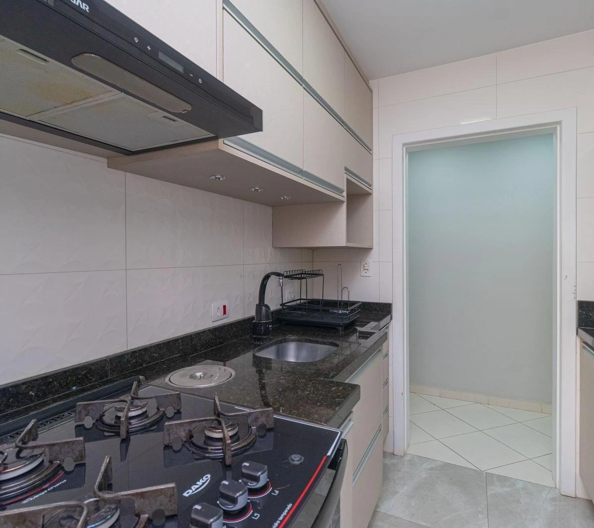Робоче місце та 3 спальні: квартира 75 м² — photo 13