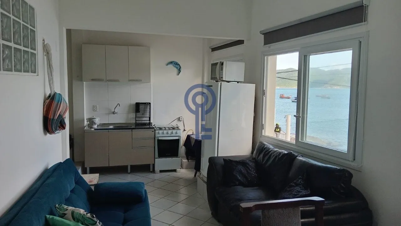 Furnished 2-bedroom apartment with open-plan kitchen — photo 2