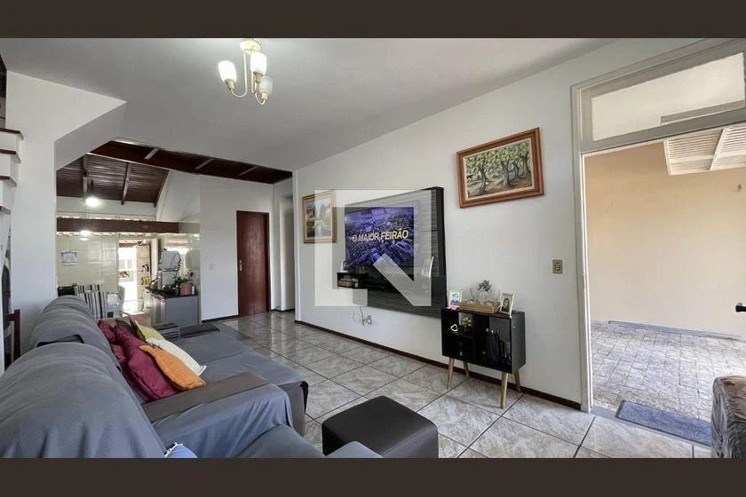 4-bedroom house with a washing machine in Florianópolis — photo 7