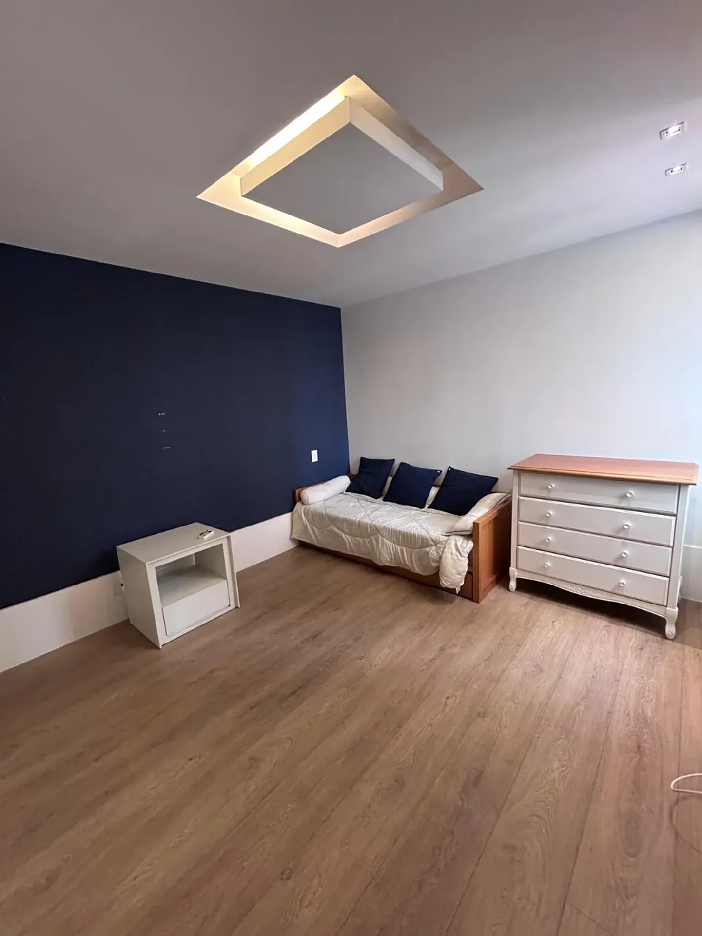 Furnished 2-bedroom apartment with 2 bathrooms — photo 27