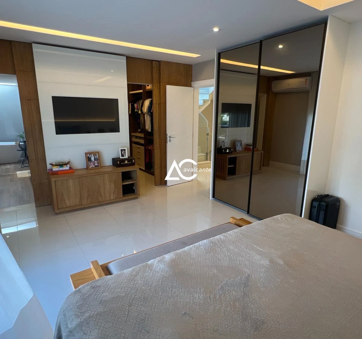 Furnished 4 en-suite home with 400 m² — photo 13