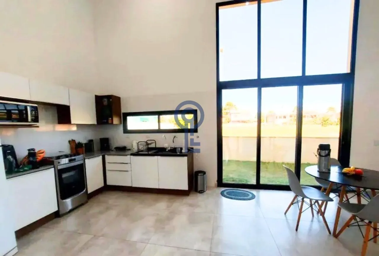Furnished 4-bedroom house with open-plan kitchen — photo 3
