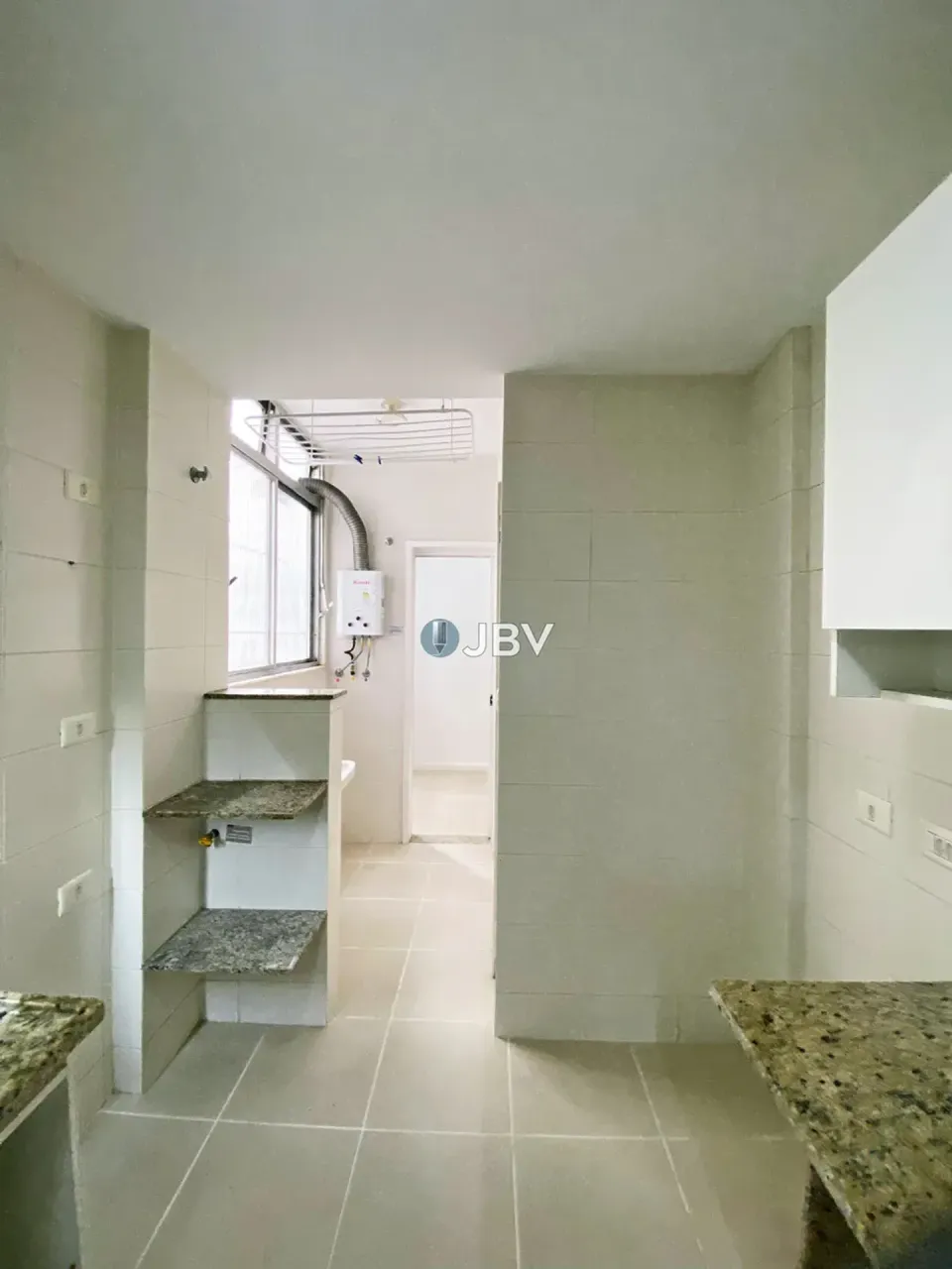 2-bedroom apartment with 1 bath and 1 parking spot — photo 6