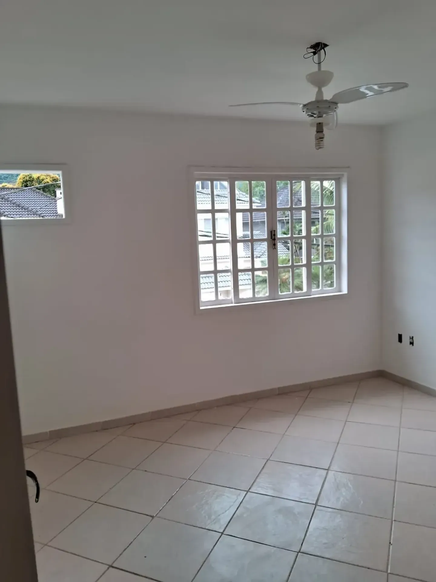 House, 250 m², with a walk-in closet — photo 3