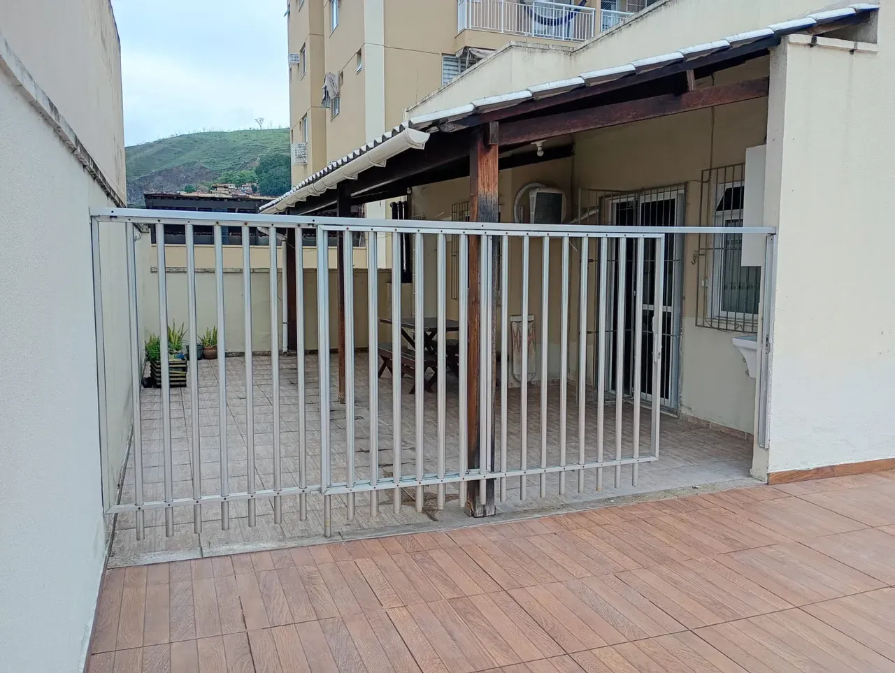 Будинок 50 м² із заскленим балконом та робочим місцем — photo 16