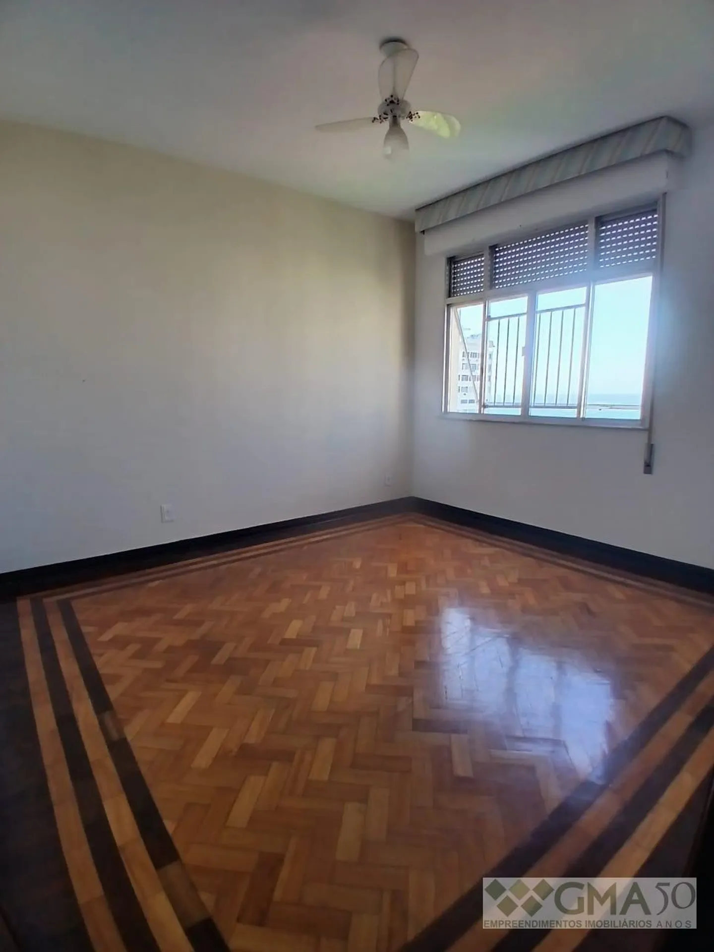 Floor-to-ceiling windows in a 5-bedroom apartment, 165 m² — photo 12