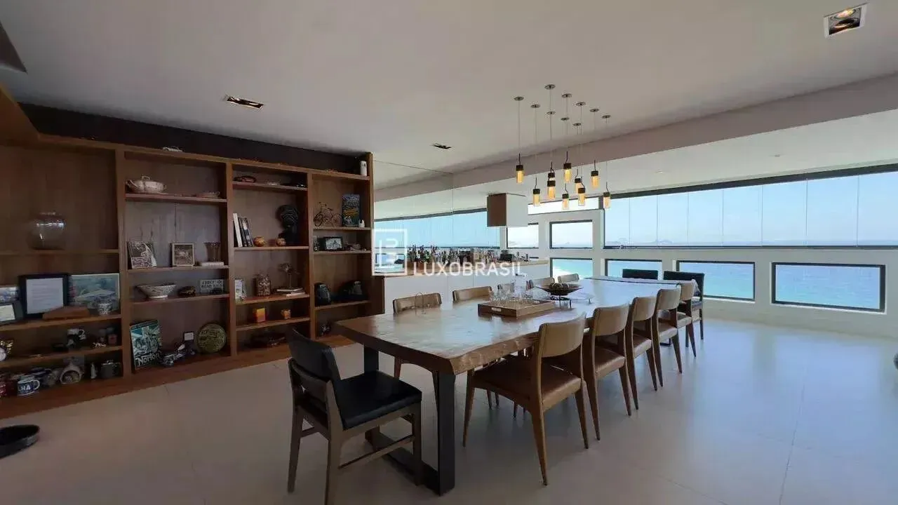 Furnished 3-bedroom apartment with 4 bathrooms and 330 m² — photo 9