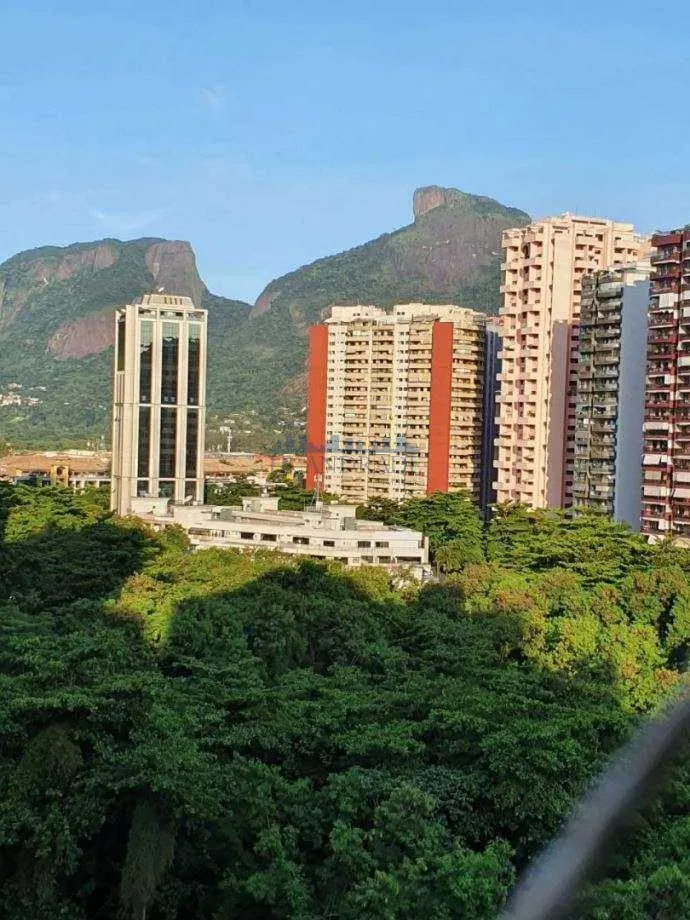 Furnished 2-bedroom apartment with a suite and balcony — photo 5