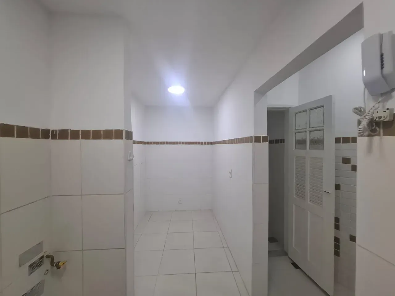 Apartamento com 1 quarto e cozinha fechada — photo 9