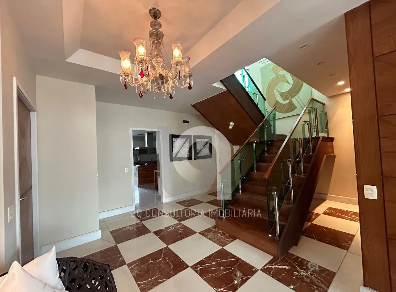 Furnished 580 m² apartment with 4 bedrooms and 5 bathrooms — photo 29