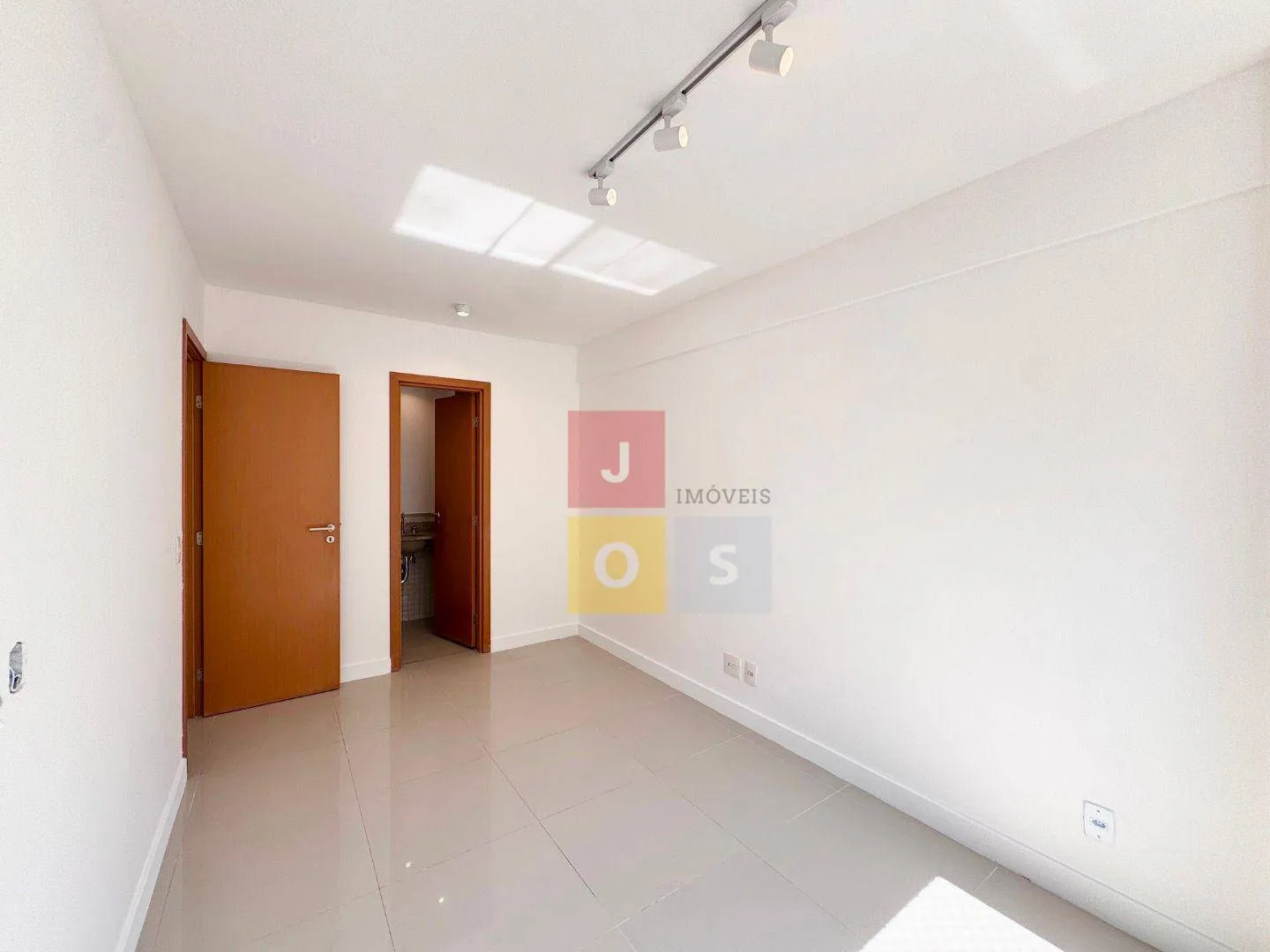 2-bedroom apartment with 2 bathrooms, 72 m² — photo 29