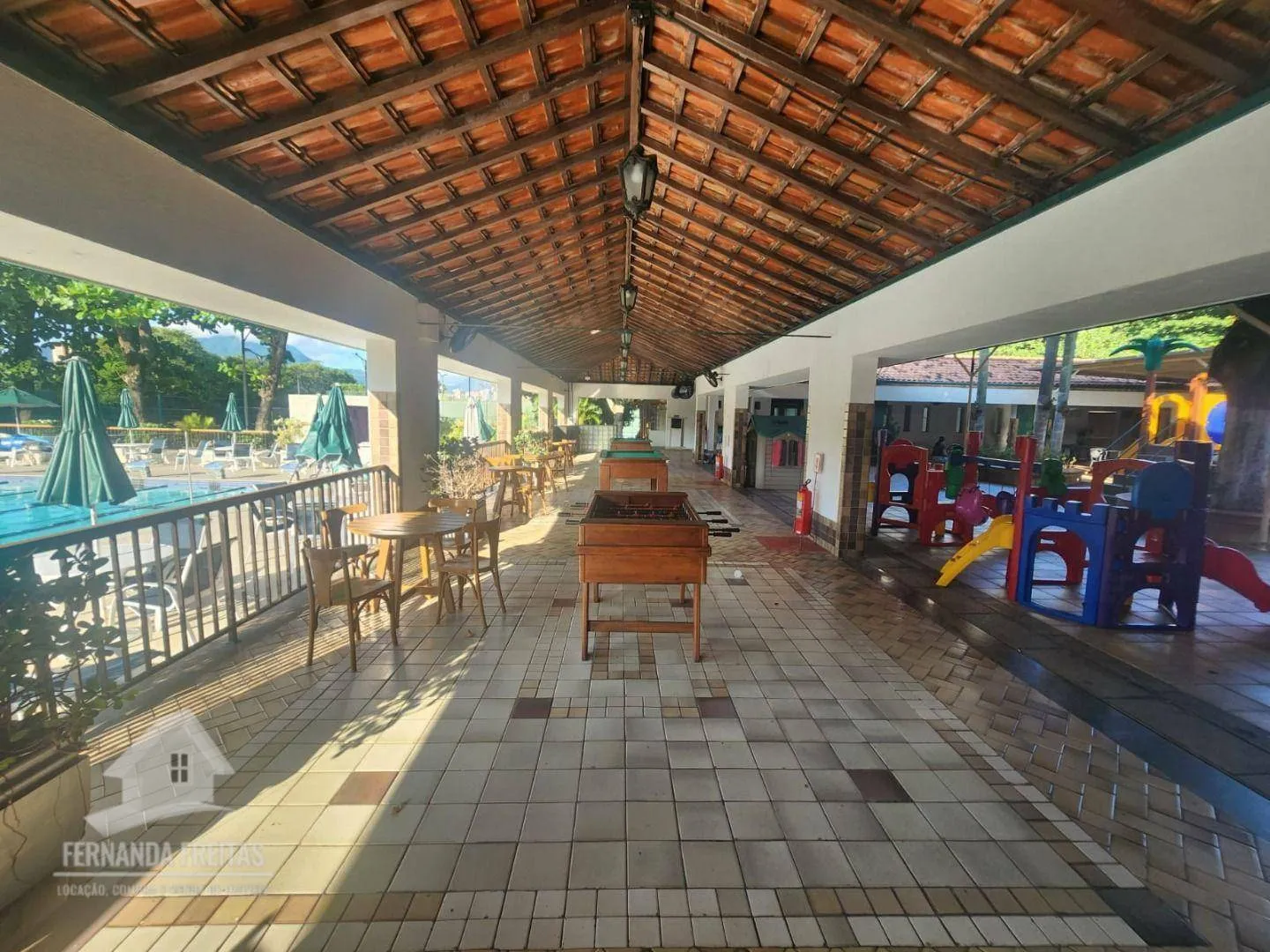4-bedroom apartment with enclosed balcony and private garden — photo 66
