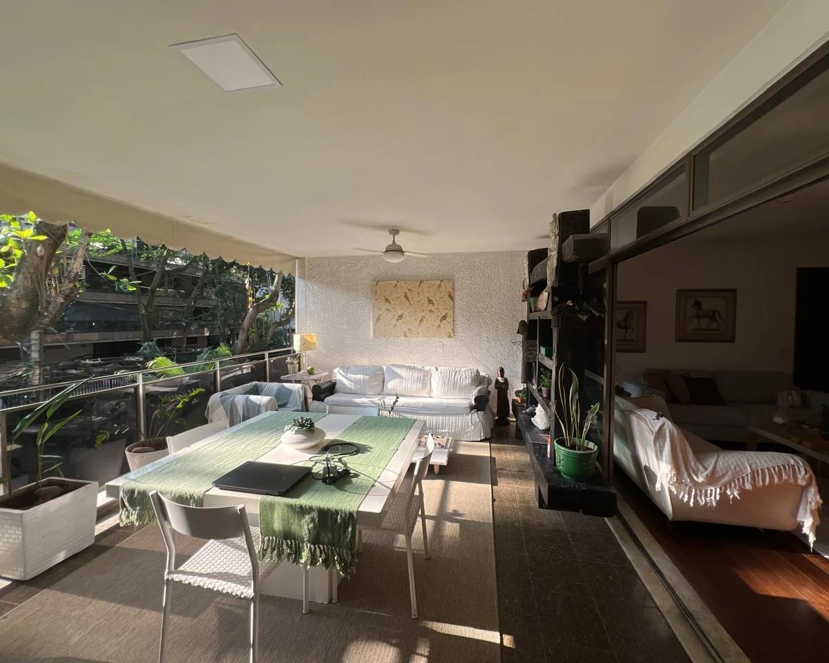 Furnished 170 m² apartment with 4 en-suite suites — photo 19