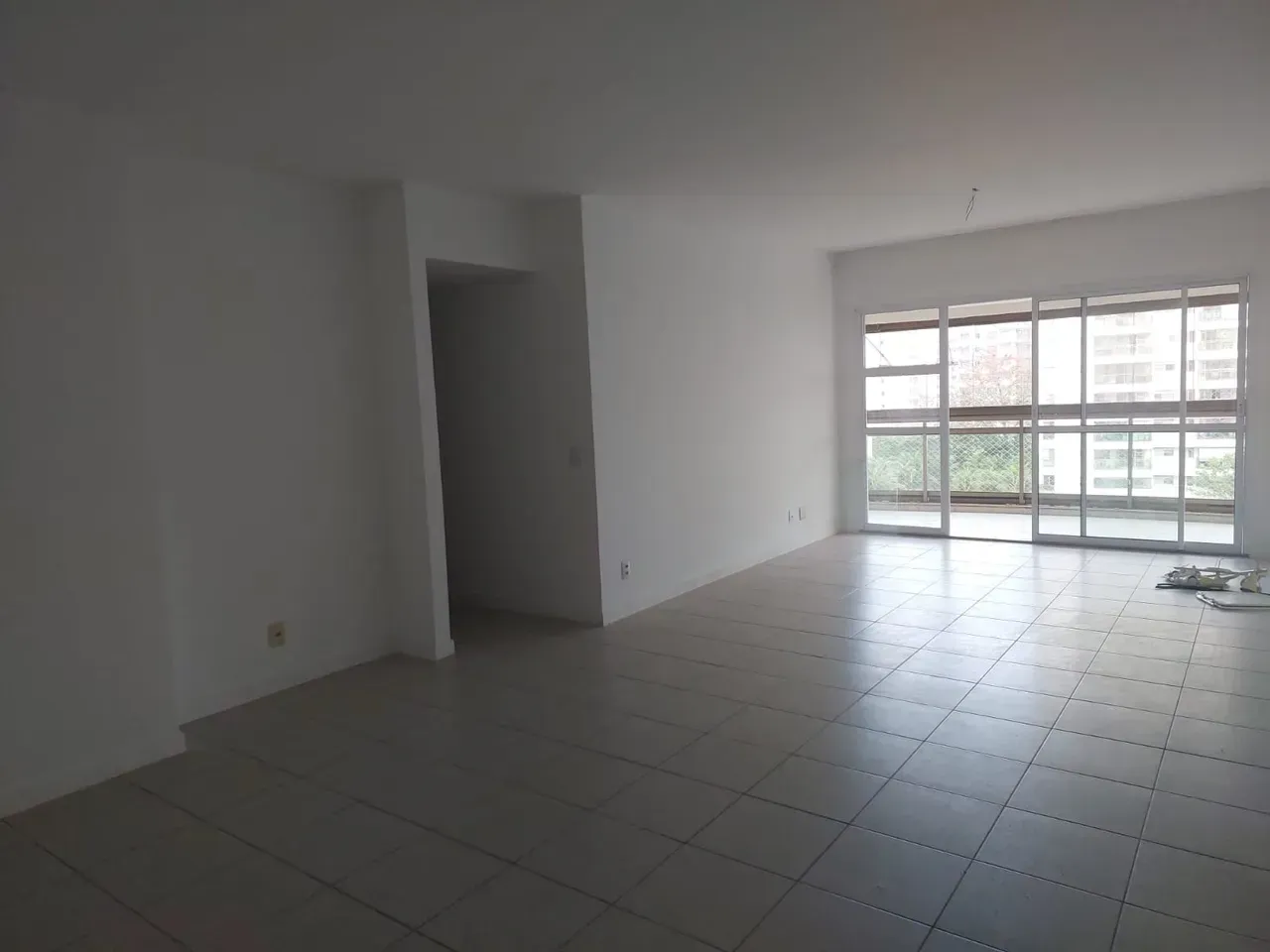 4-bedroom apartment 150 m² with enclosed balcony — photo 5