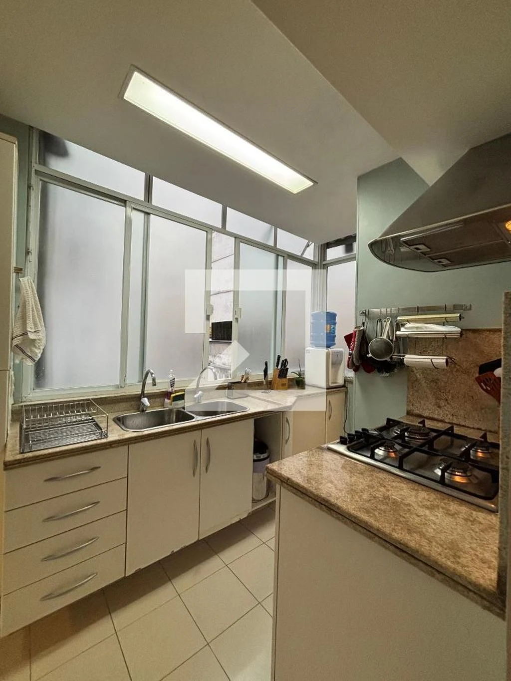 Furnished 1-bedroom apartment with 2 bathrooms — photo 24