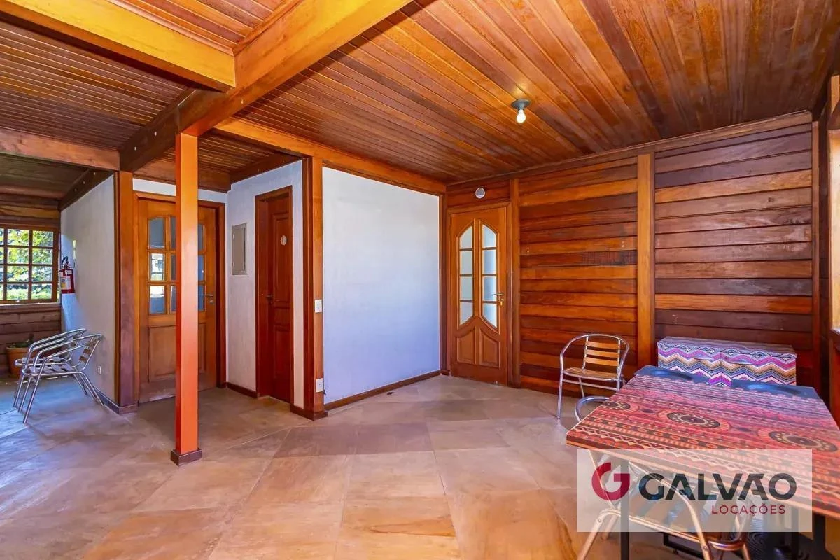 Casa sin amueblar con 3 dormitorios, cocina cerrada y balcón — photo 6