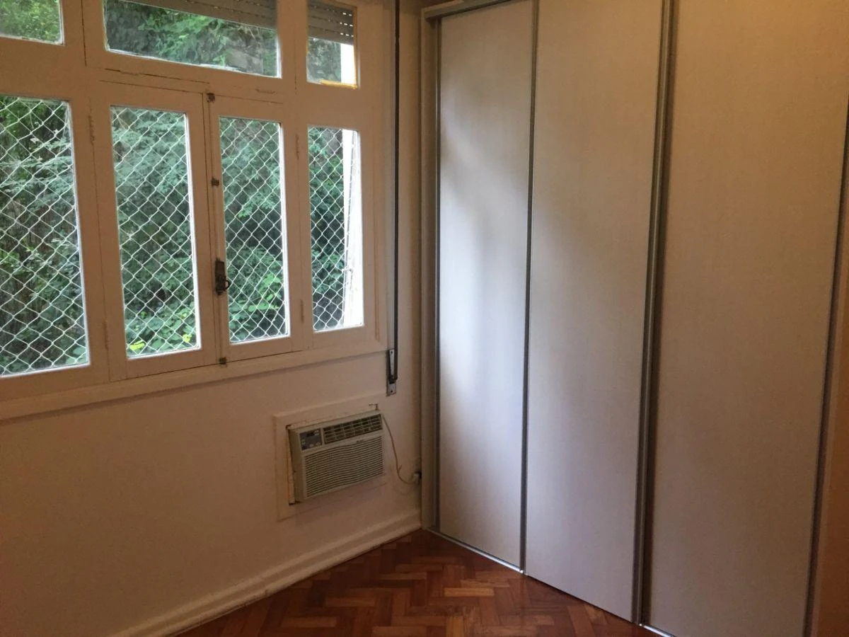 Floor-to-ceiling windows in a 3-bedroom apartment, 135 m² — photo 9