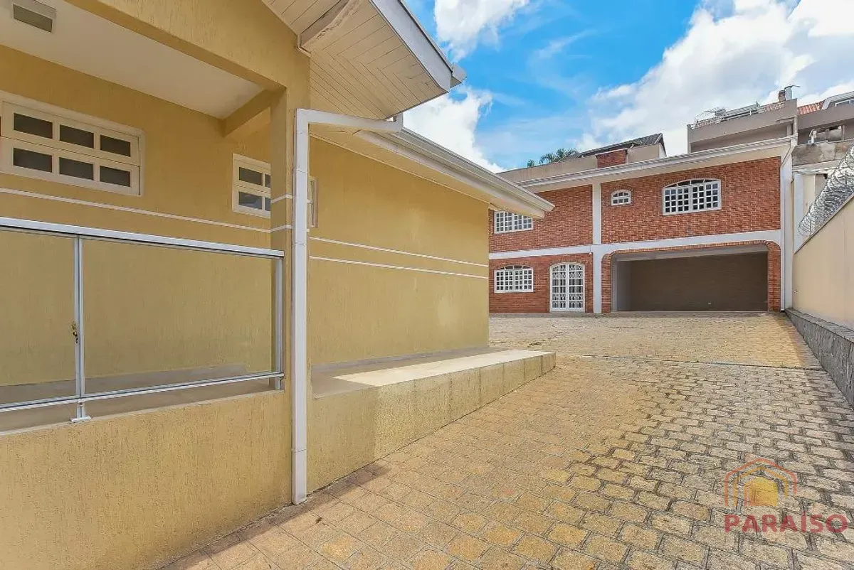 689 m² house with 5 bedrooms and 7 bathrooms — photo 29