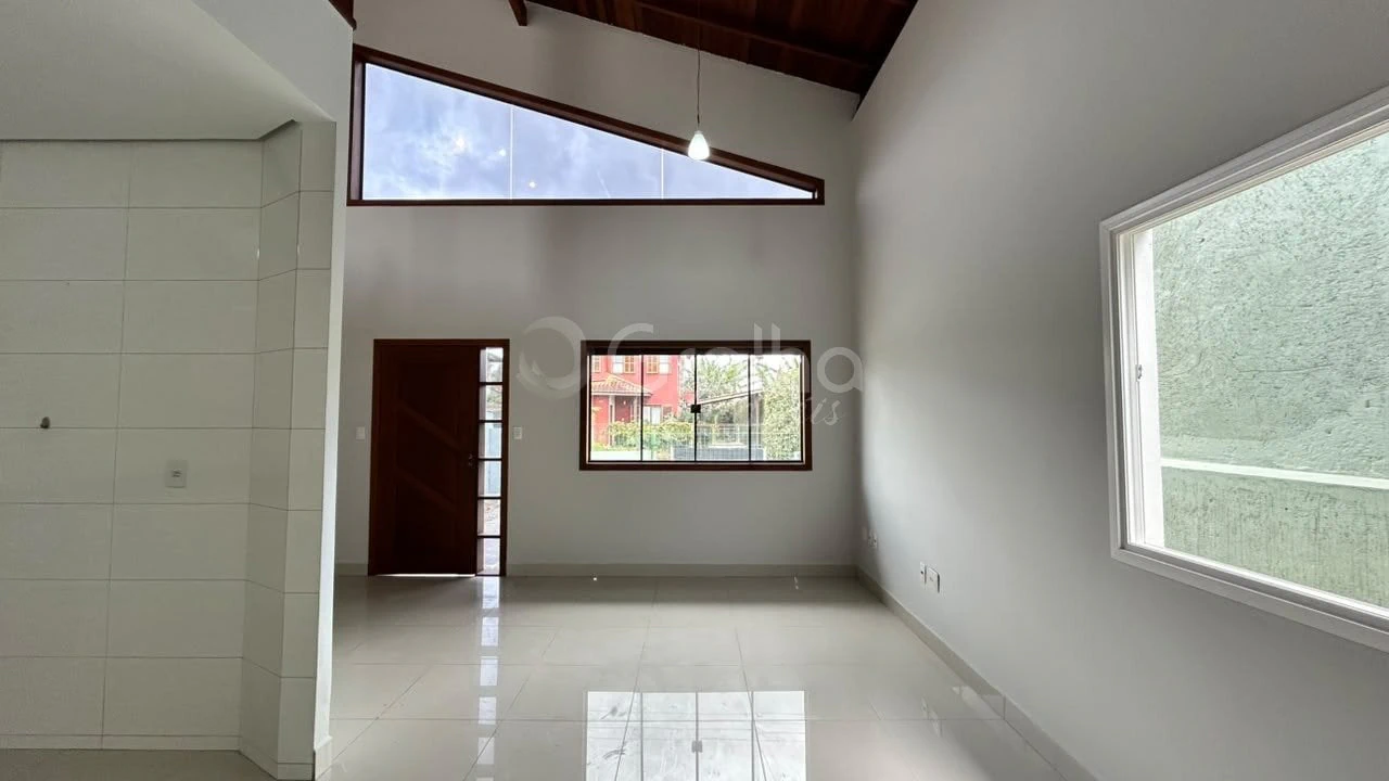 House, 160 m², with floor-to-ceiling windows