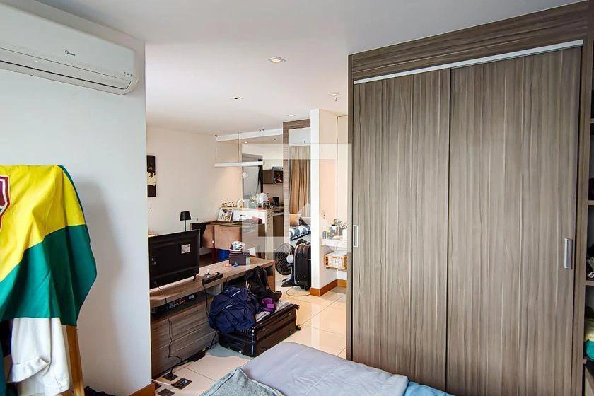 Оренда мебльованої 1-кімнатної квартири 40 м² з душем у склі — photo 25