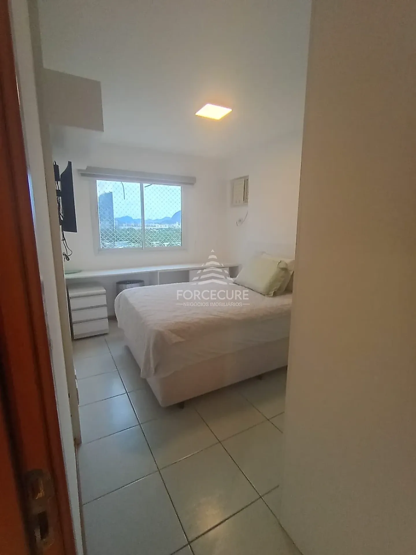 Glass-enclosed balcony in a 2-bedroom apartment, 100 m² — photo 8
