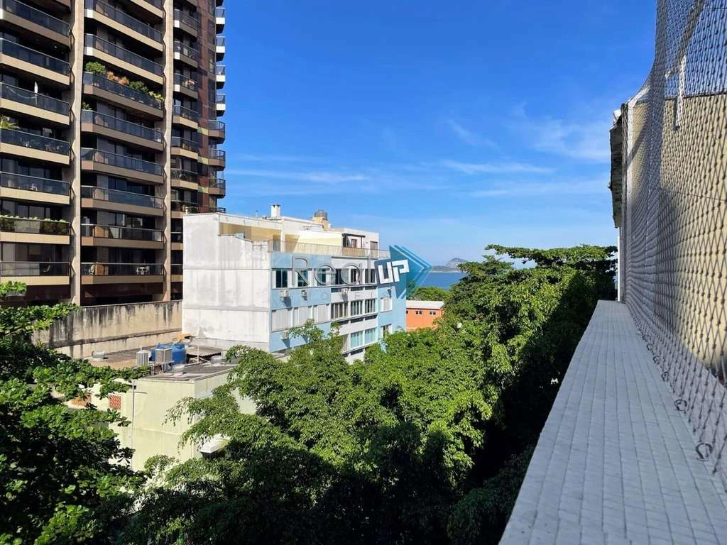 2-bedroom apartment with a glazed balcony — photo 14