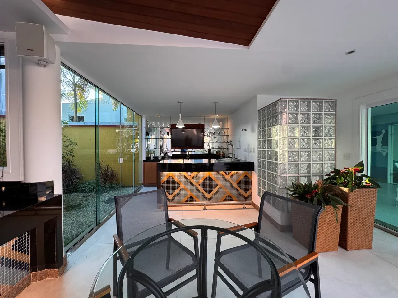Furnished 800 m² house on the 4th floor with 8 parking spots — photo 57