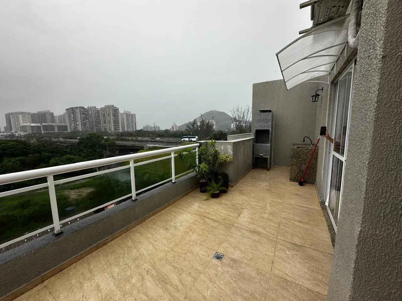 Furnished 1-bedroom apartment with 1 bathroom and parking — photo 10