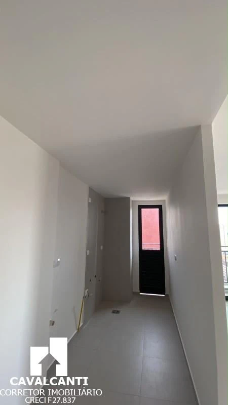 Glass-enclosed balcony in a 2-bedroom apartment, 99 m² — photo 18