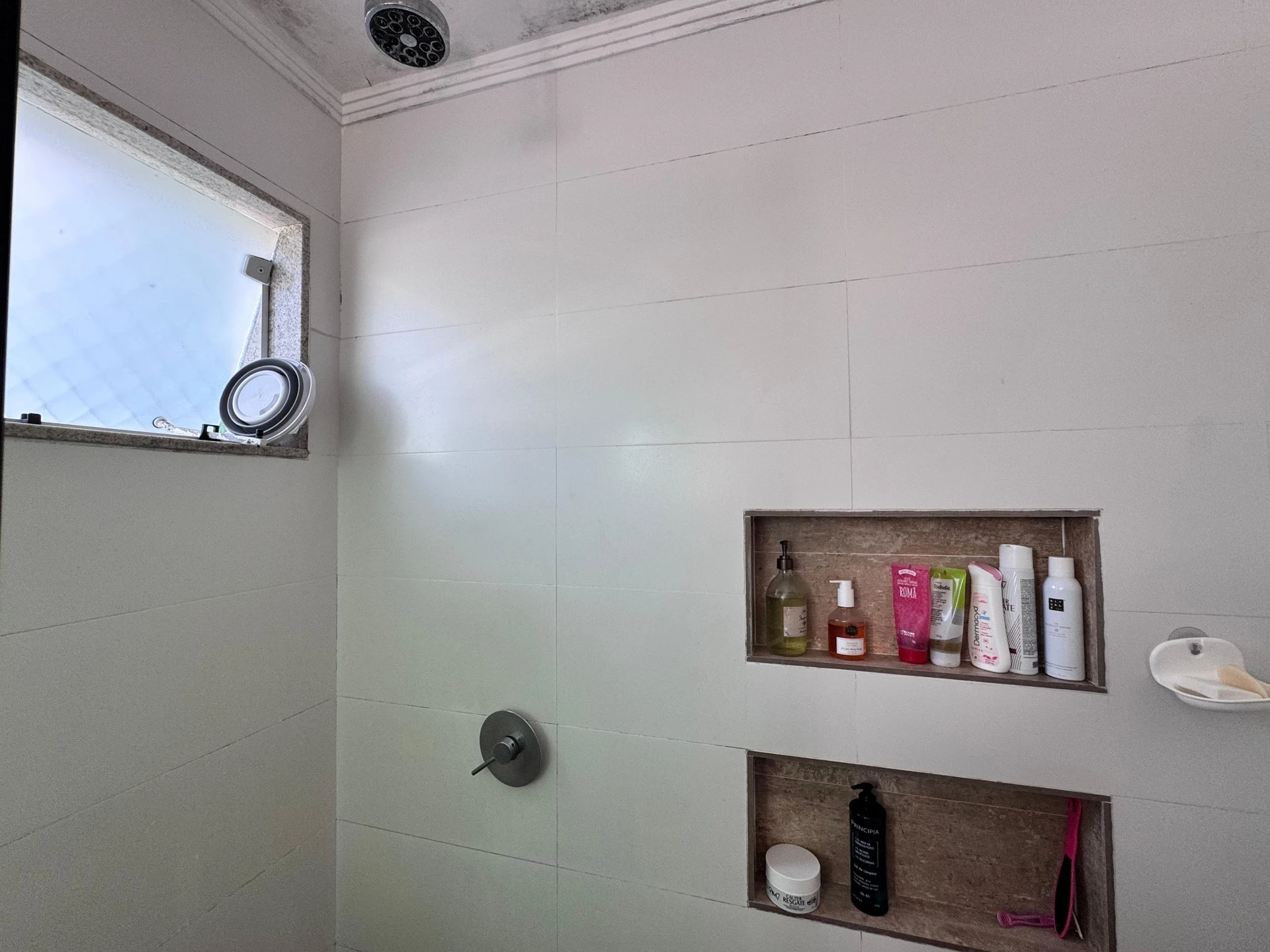 Furnished house with 4 en-suites and 6 bathrooms — photo 45