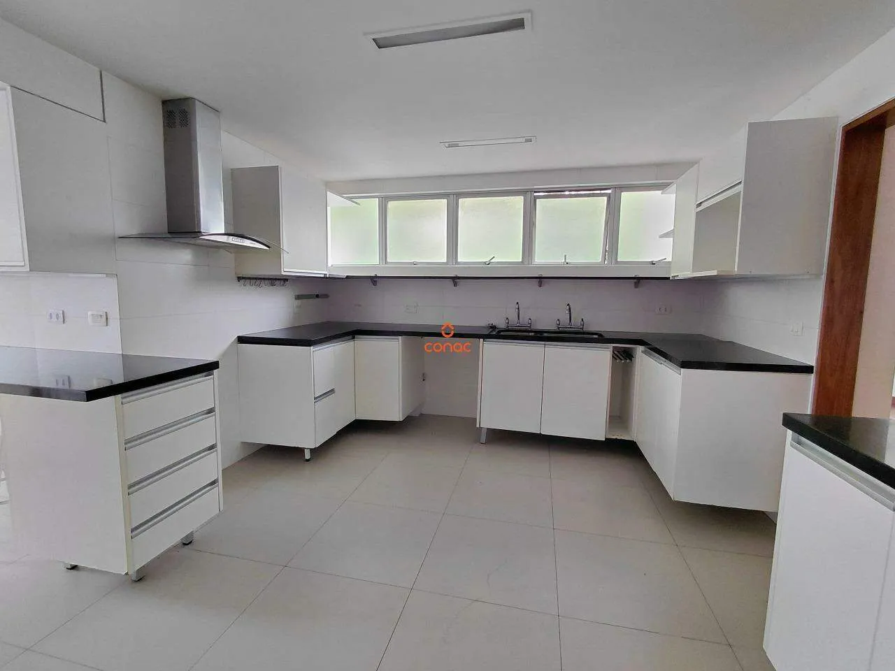 Rental apartment with 4 bedrooms and 3 bathrooms — photo 10