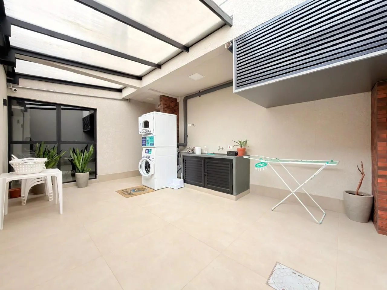Furnished 36 m² studio with 1 bedroom and 1 bathroom — photo 13