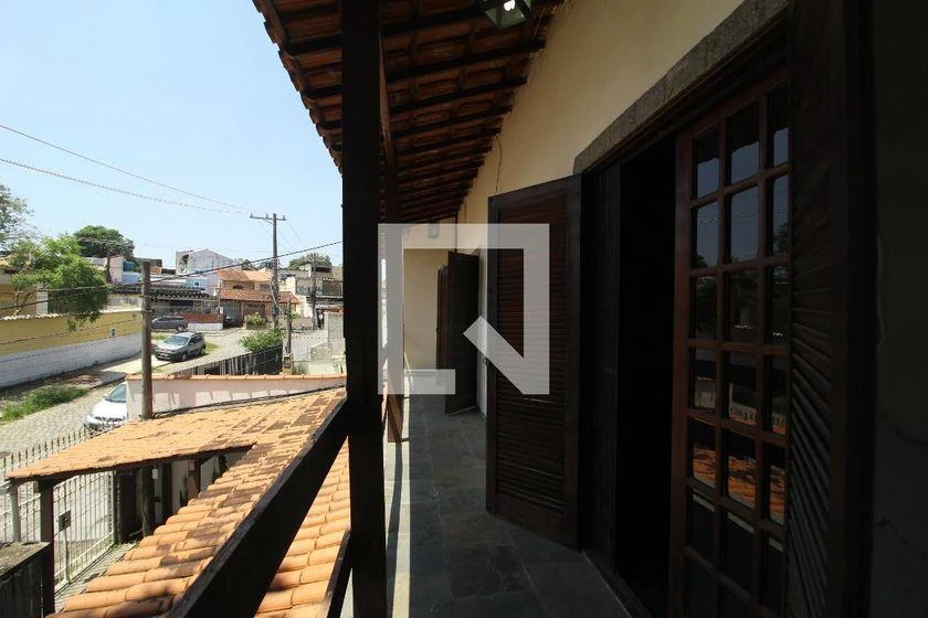 265 m² house with a home office and a bathtub — photo 28